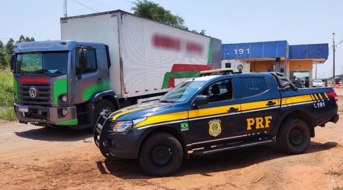 Polícia Rodoviária Federal apreende carga de mercadorias ilegais em Água Clara