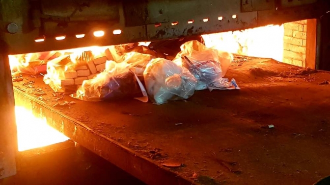 Polícia Civil de Andradina realiza incineração de cerca de 80 kg de entorpecentes apreendidos
