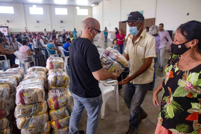 Prefeitura de Araçatuba inicia entrega de cestas de Natal 2022 aos CRAS