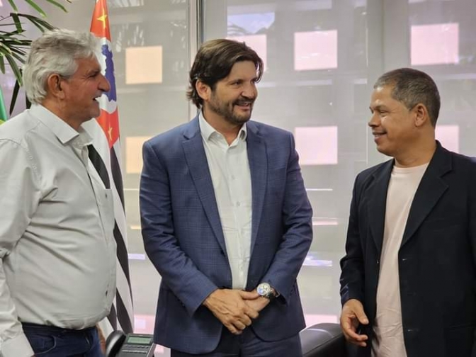 Prefeito de Guaraçaí e vereador Francisco conquistam R$ 300 mil para compra de Raio-X