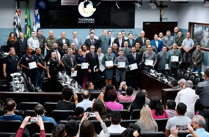 Integrantes das forças de segurança são homenageados na Câmara de Araçatuba