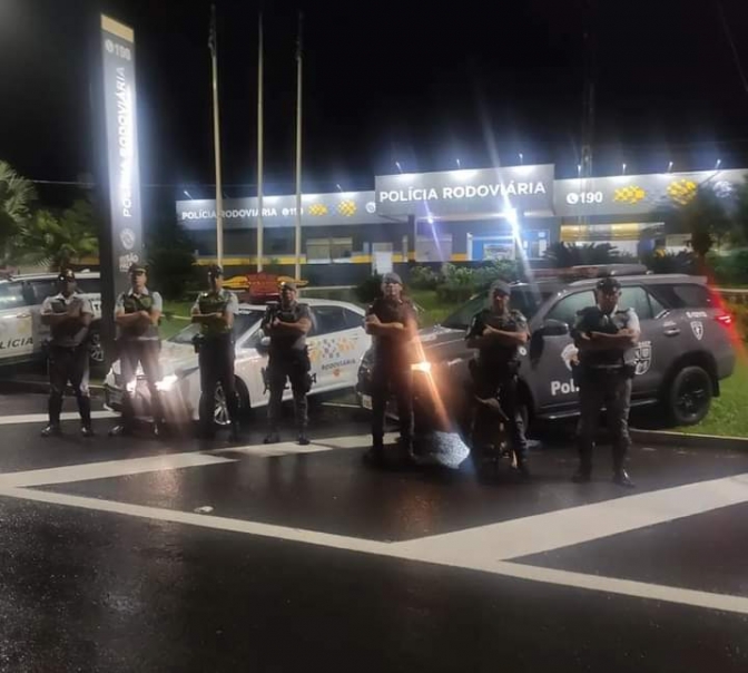 OPERAÇÃO CARNAVAL  Polícia Rodoviária, em operação conjunta com o 12° BAEP de Araçatuba, prende mulher que transportava droga