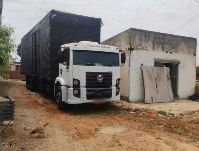 Polícia Militar de Água Clara apreende caminhão por  apropriação indébita