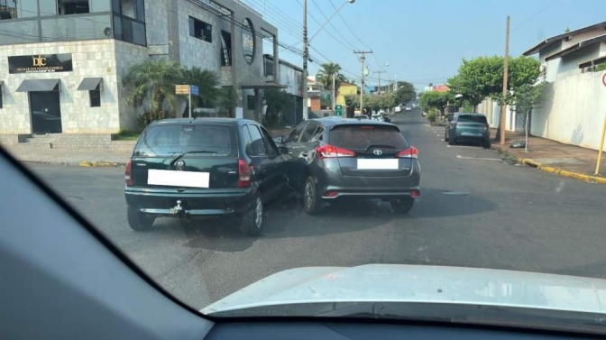Acidente em Andradina alerta sobre a importância da atenção ao volante