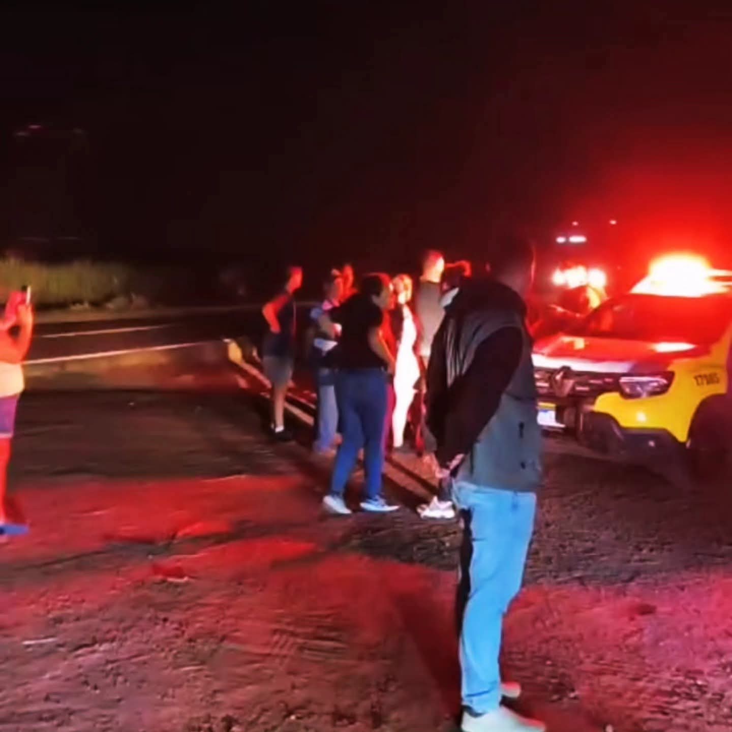 ÔNIBUS DE EXCURSÃO DE DRACENA É ASSALTADO POR GRUPO ARMADO DURANTE RETORNO DO PARAGUAI NA MADRUGADA DE DOMINGO