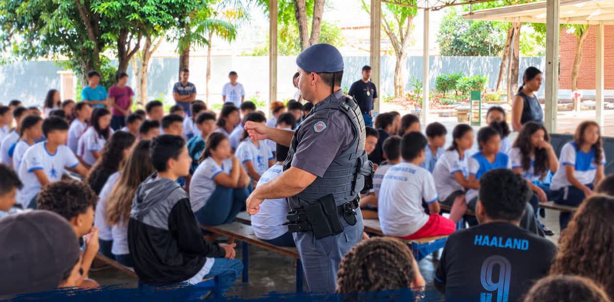 Polícia Militar participa de palestra educativa na escola Armel Miranda, em Castilho