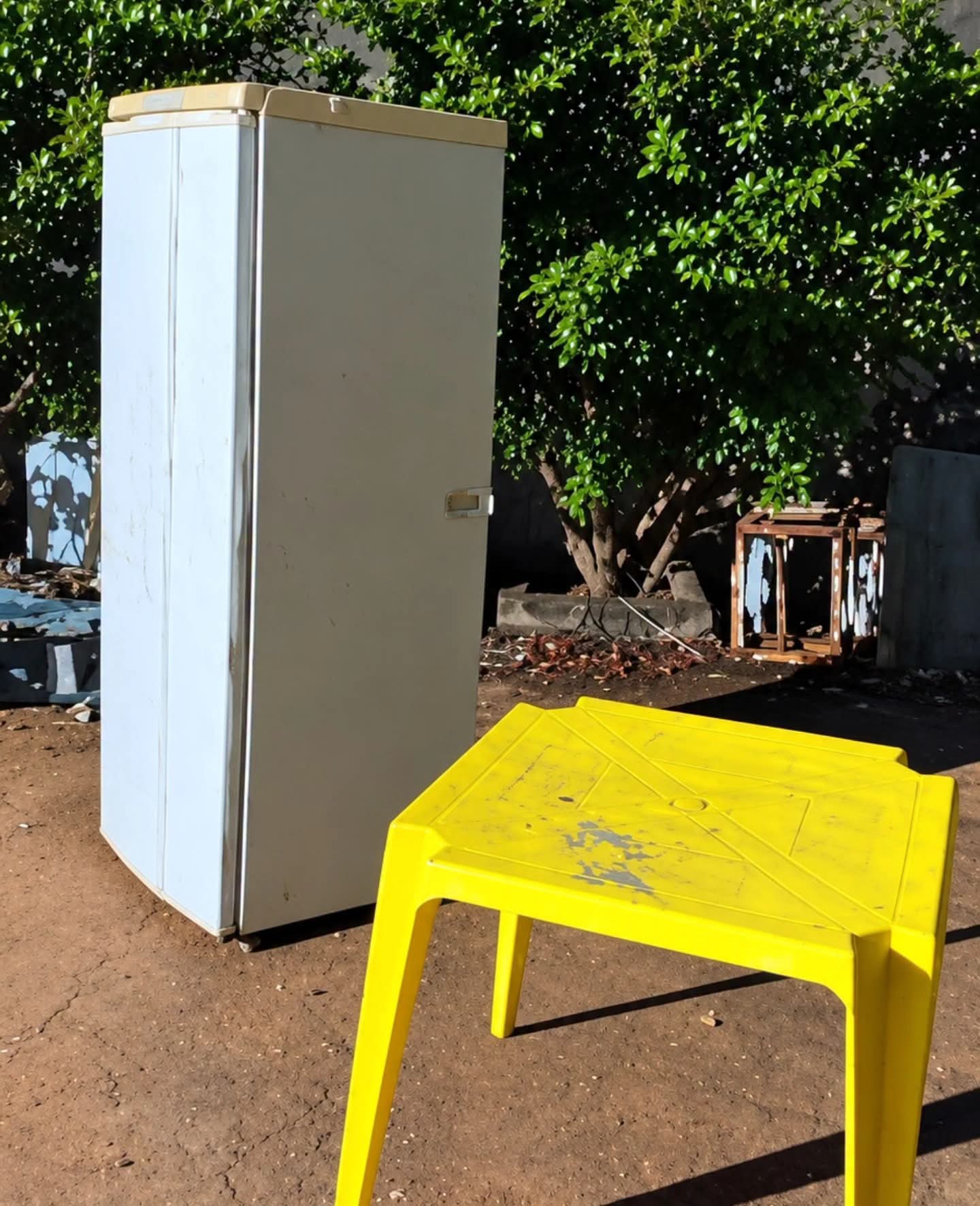 Polícia Militar recupera geladeira e mesa de plástico e identifica autores em Ilha Solteira (SP)