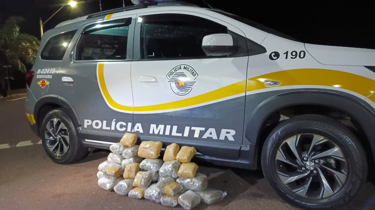 Polícia Rodoviária Estadual de Andradina prende passageira Boliviana com 33 pacotes de shunk na rodovia SP 300