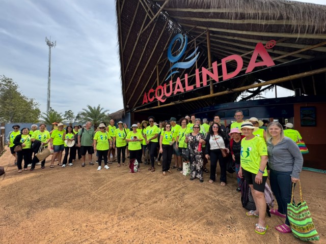 Coordenadoria de Presidente Prudente leva 80 idosos a passeio no parque aquático Acqualinda