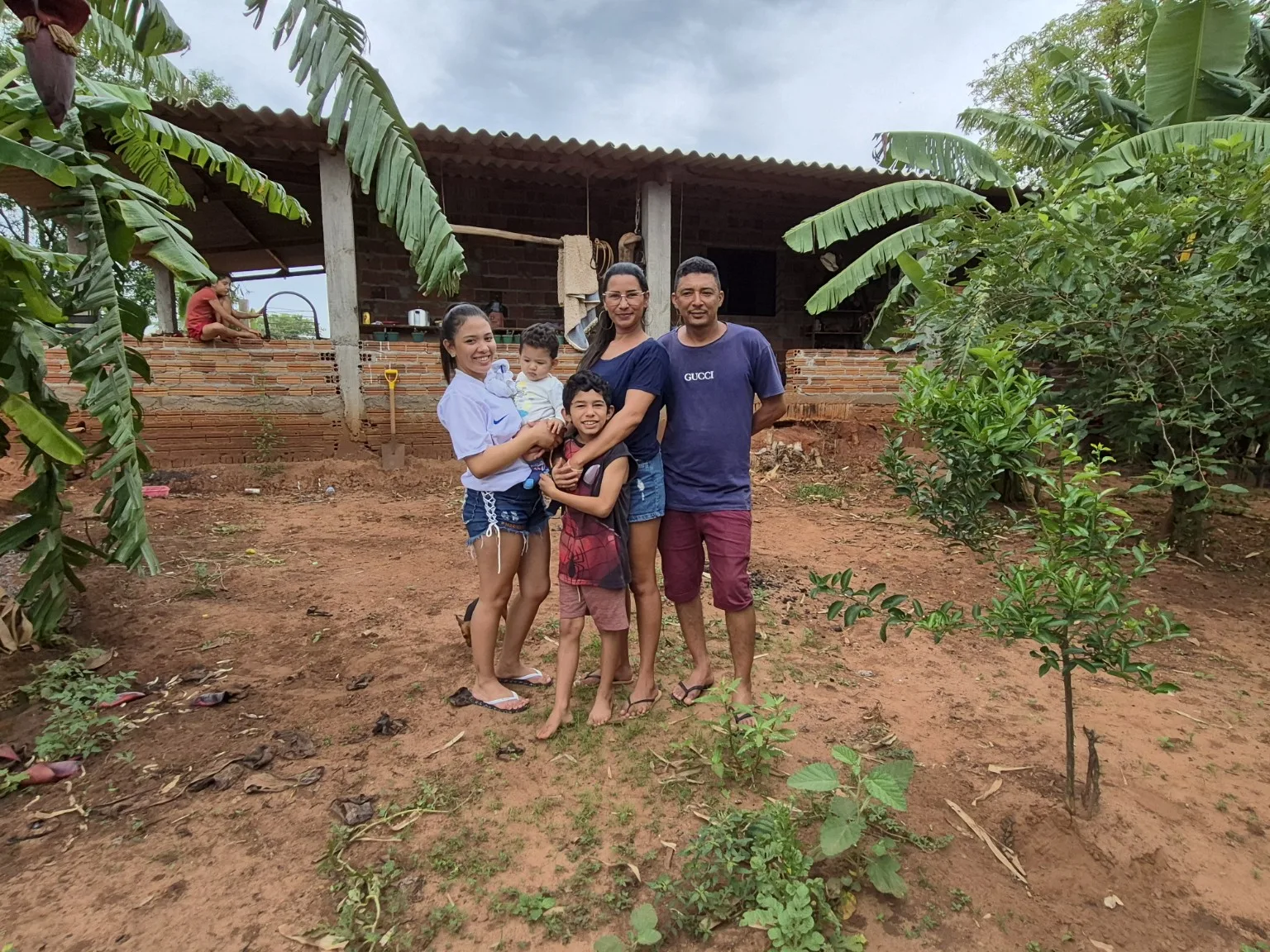 Há sete anos FAMILIAS sem energia EM CASTILHO, venceram na Justiça, mas ligação ainda não chegou
