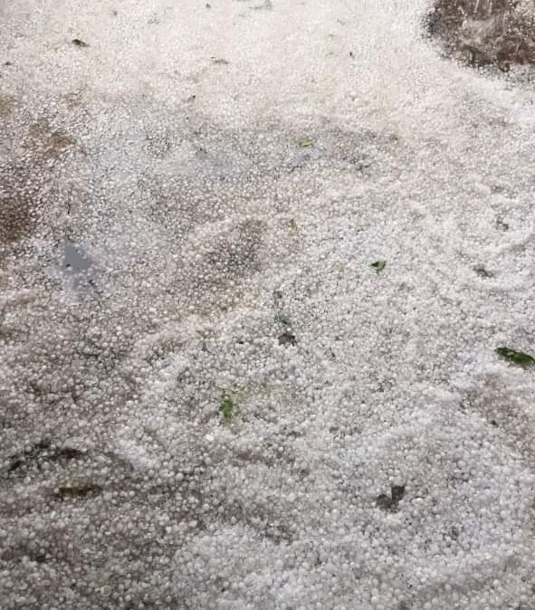 Monte Castelo e Santa Mercedes são atingidas por temporal que destelha casas e derruba árvores