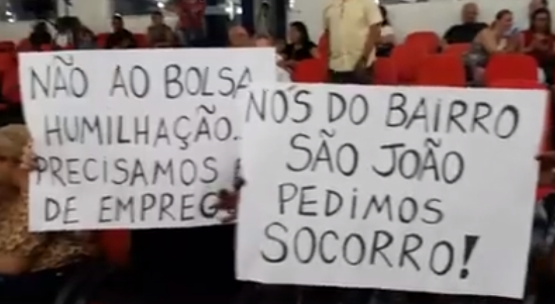 De acordo com sindicalista é triste, professores de escola particular de Andradina fazem propaganda em semáforo da cidade