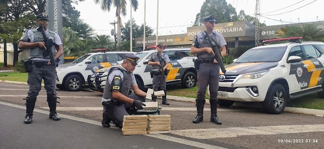 “Operação Sufoco” TOR prende mulher de 25 anos com 15 tijolos de maconha em Araçatuba