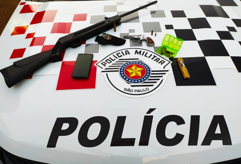 FORÇA TÁTICA DE ANDRADINA EM AÇÃO APREENDE ARMA DE FOGO NO BAIRRO GASPARELLI