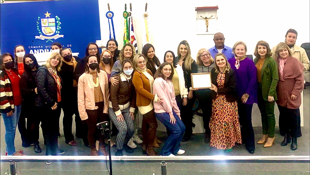 Em Andradina vereadora Elaine Vogel homenageia colaboradores da Escola Professora Ondina Hofig de Castilho