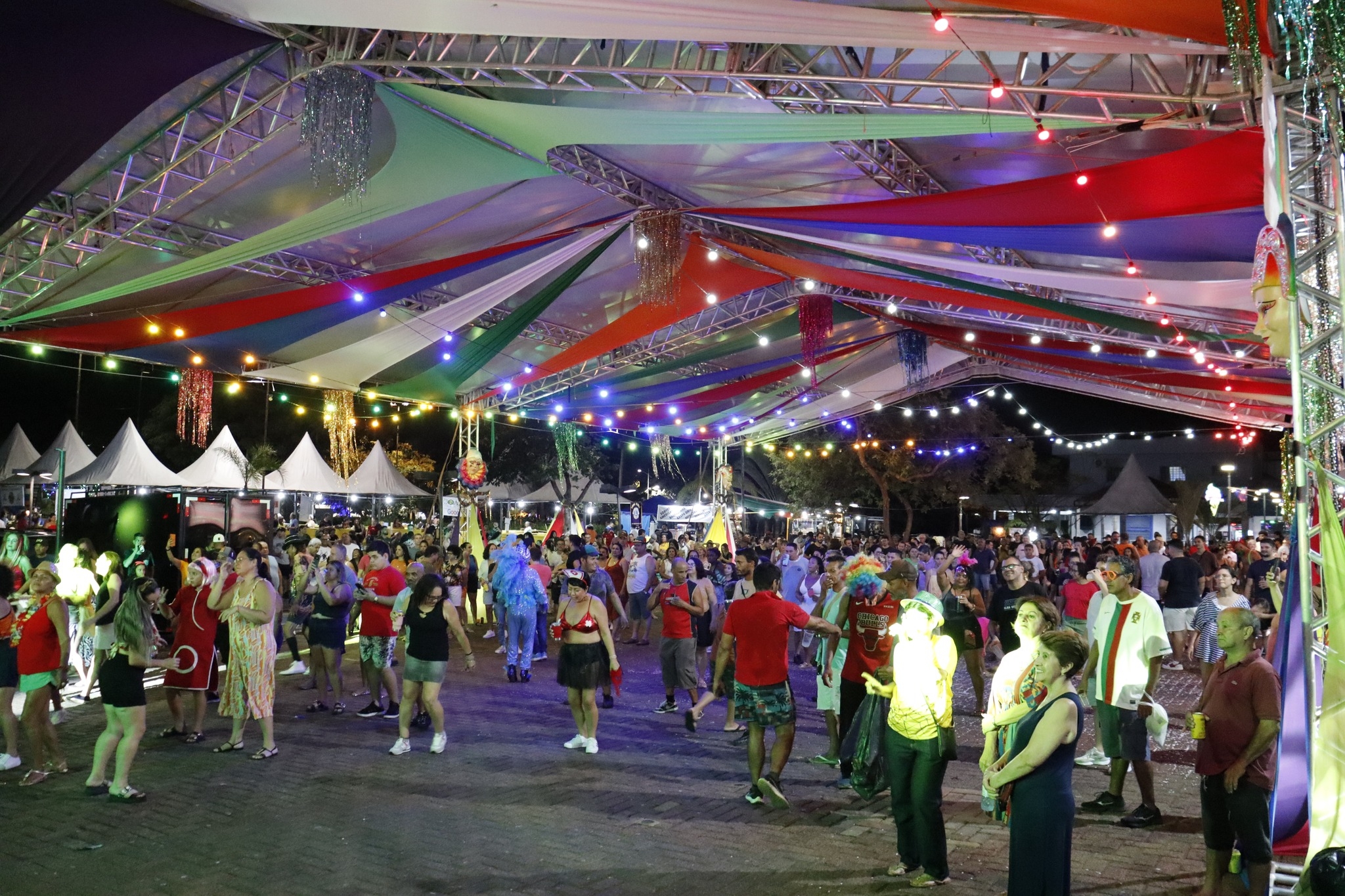 Carnaval ILHA FOLIA 2026 é confirmado na Praça dos Paiaguás