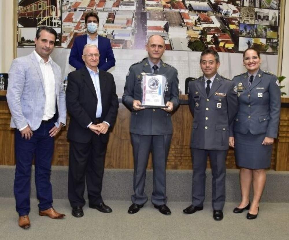 Comandante da PM é condecorado pela Câmara de Penápolis