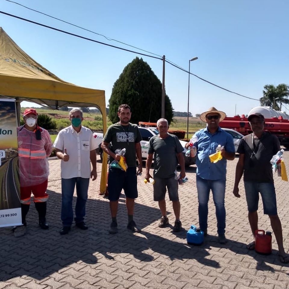 Em Andradina Posto de Combustível na Marechal Rondon distribuiu kits de lanches e kits de higiene para motoristas