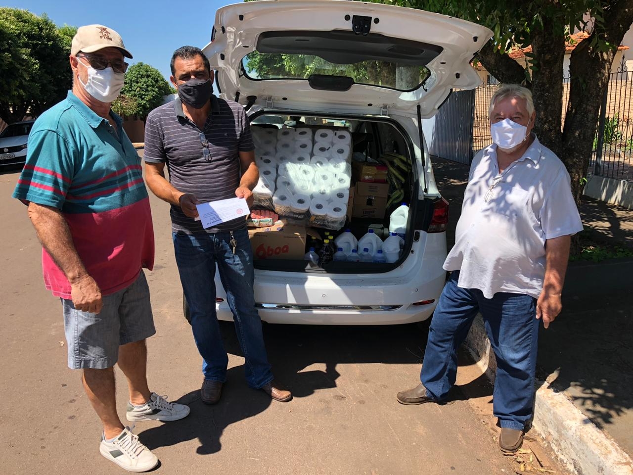 Loja Maçônica Orlando Molina doa alimentos, produtos de limpeza e higiene pessoal ao Lar dos Idosos de Murutinga do Sul