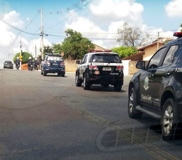 Prefeita de Andradina mantém veículo da saúde abandonado a mais de um ano