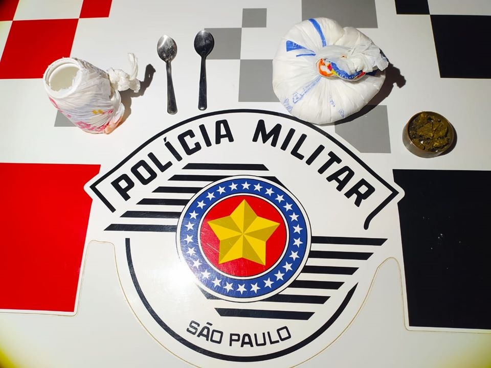Força Tática de Andradina em ação prende morador do bairro Pereira Jordão com quase meio quilo de cocaína