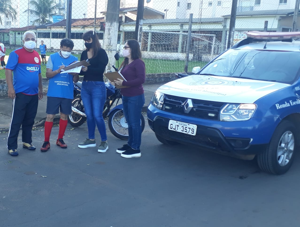 Fiscais de posturas e Guarda Municipal de Araçatuba fiscalizam funcionamento de campos de futebol