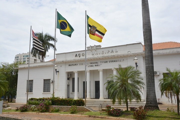 Paço Municipal, na praça James Mellor, abrigará o patrimônio histórico e cultural de Birigui