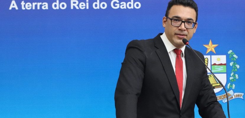Homenagem ao delegado Marcelo Zompero pelos 10 anos de serviço em Andradina
