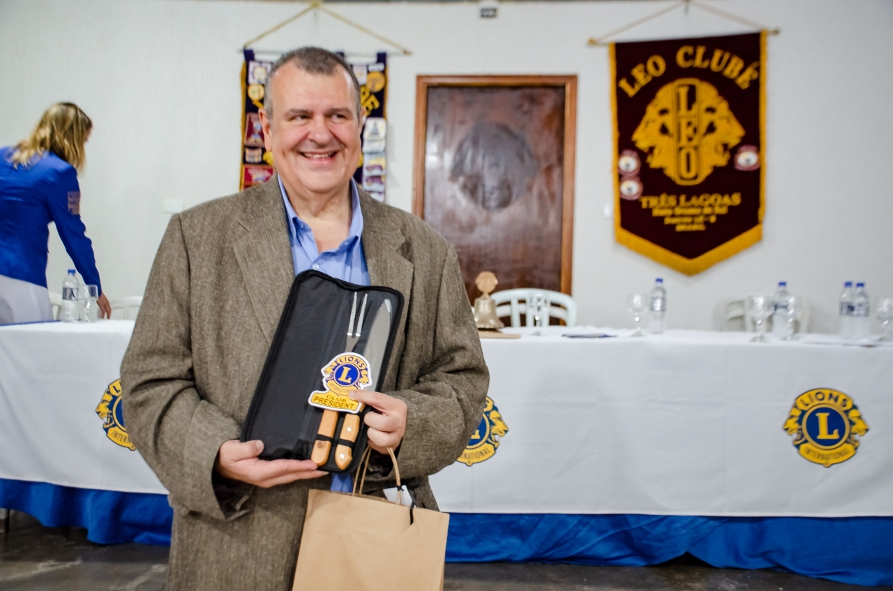 Festiva do Lions Clube: Dr. Issan Fares Junior é empossado presidente do Lions Clube de Três Lagoas