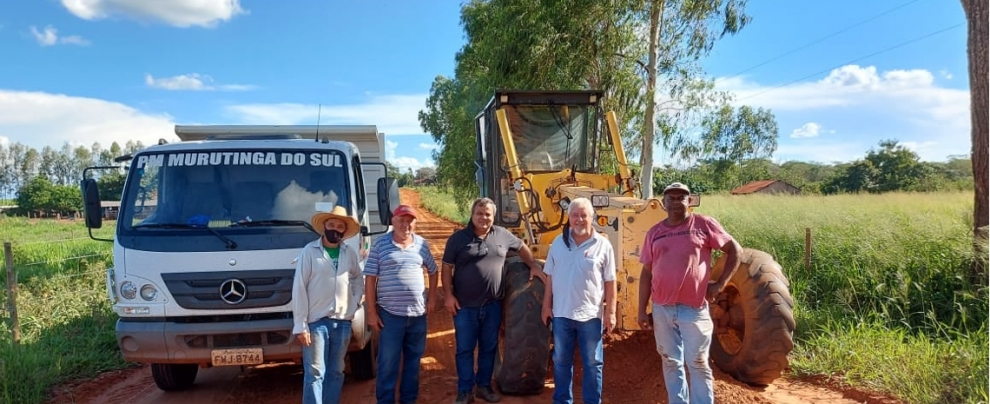 Prefeito de Murutinga do Sul acompanha reparos nos assentamentos do município