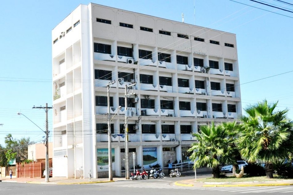 Após denúncia, GCM de Araçatuba localiza veículo furtado em pasto no Mão Divina