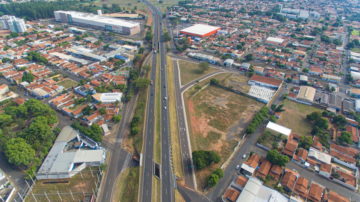 ViaRondon e Prefeitura Araçatuba liberam trânsito na via marginal oeste