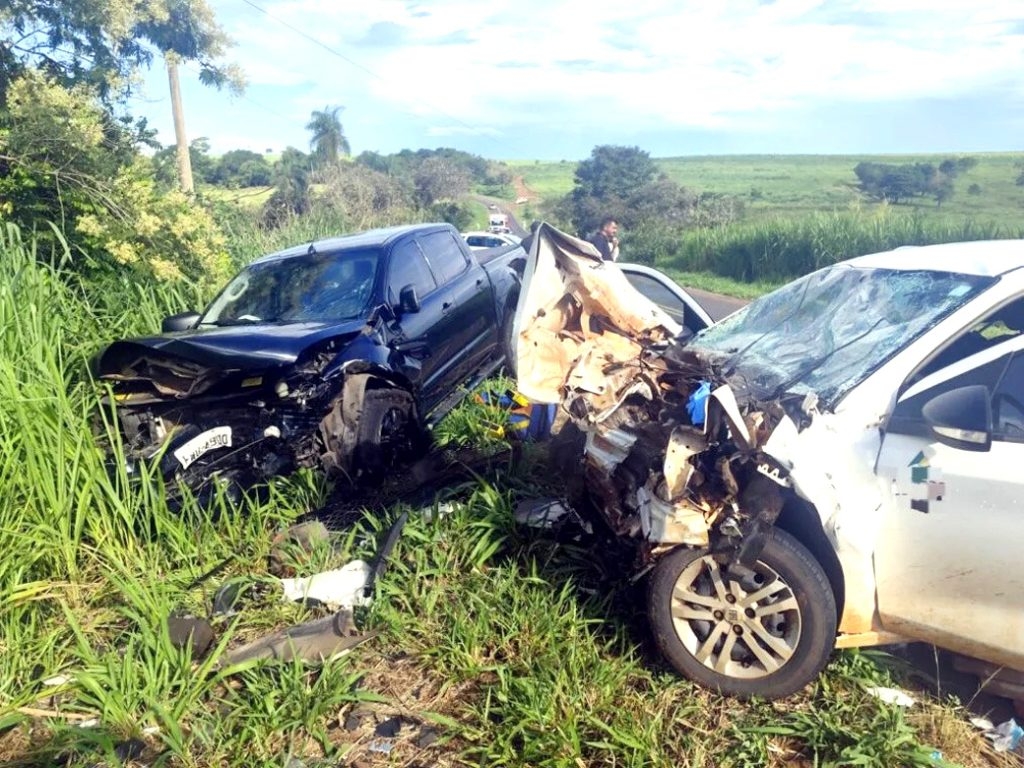 Acidente grave deixa um morto e sete feridos em estrada vicinal de Santo Antônio do Aracanguá