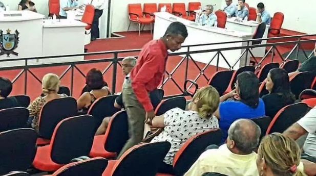 Vice-Prefeita ministra aula a Guardas Municipais de Araçatuba