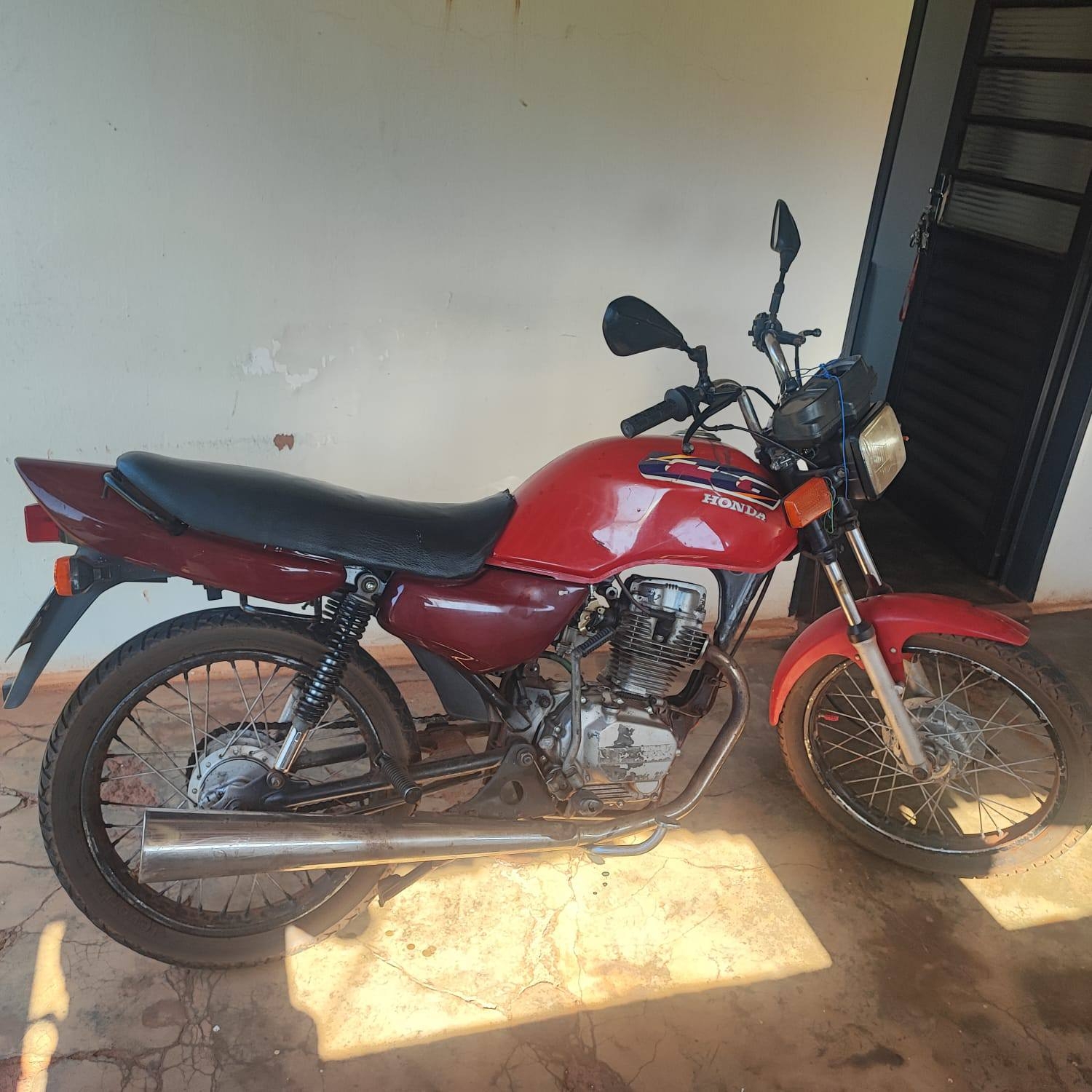 Polícia Militar de Suzanápolis prende homem por conduzir moto adulterada e fugir da PM