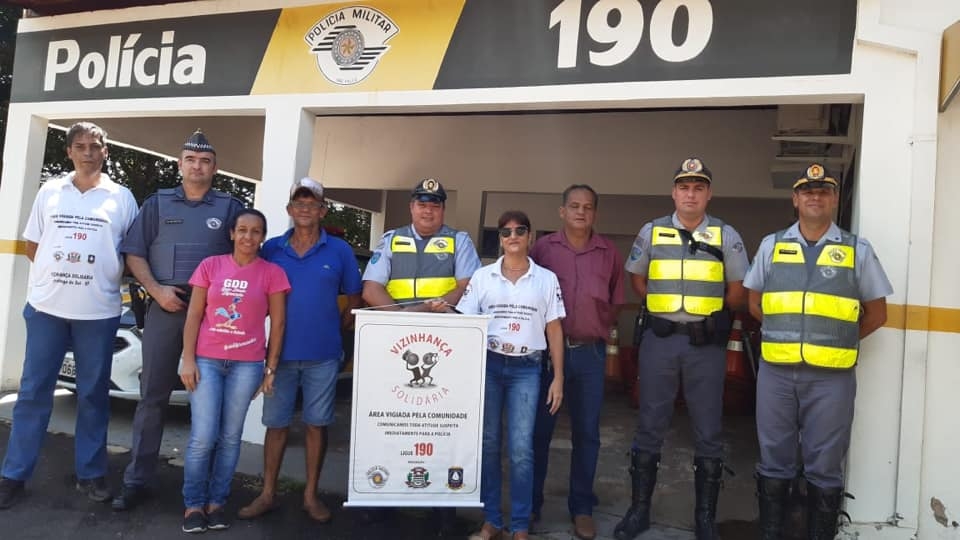 EM ANDRADINA AÇÃO CONJUNTA ENTRE POLÍCIA MILITAR, VIZINHANÇA SOLIDÁRIA E SOCIEDADE CIVIL FORNECE MARMITAS A CAMINHONEIROS NO INTERIOR DO ESTADO