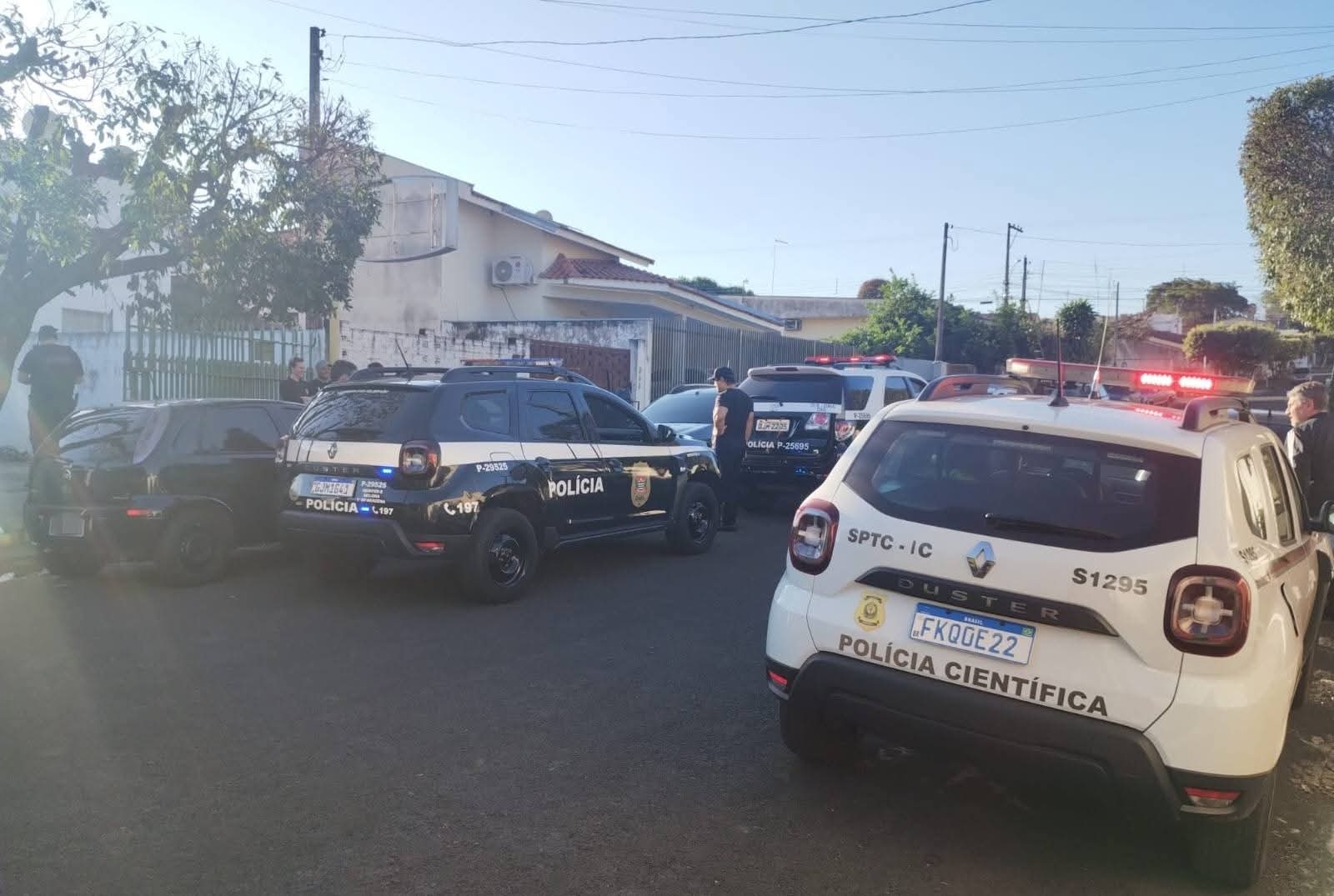 POLÍCIA CIVIL PRENDE TRÊS PESSOAS E DESARTICULA PONTO DE TRÁFICO DE DROGAS EM DRACENA