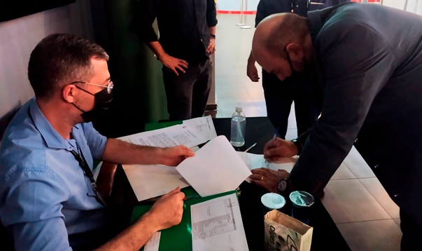 Em Andradina Prefeito Maffeis assina convênio para mapeamento das estradas e propriedades rurais de Birigui