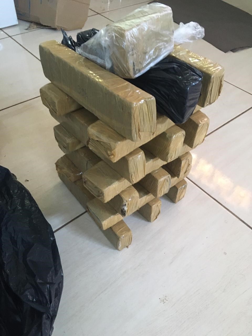 3º DP e SIG de Três Lagoas apreendem 18 tabletes de maconha em residência, alvo de investigação bairro Nova Três Lagoas