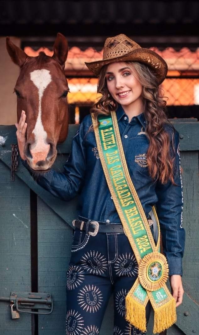 EM ANDRADINA PRIMEIRO ENSAIO DA RAINHA DA CAVALGADA ENTRE AMIGOS  2024