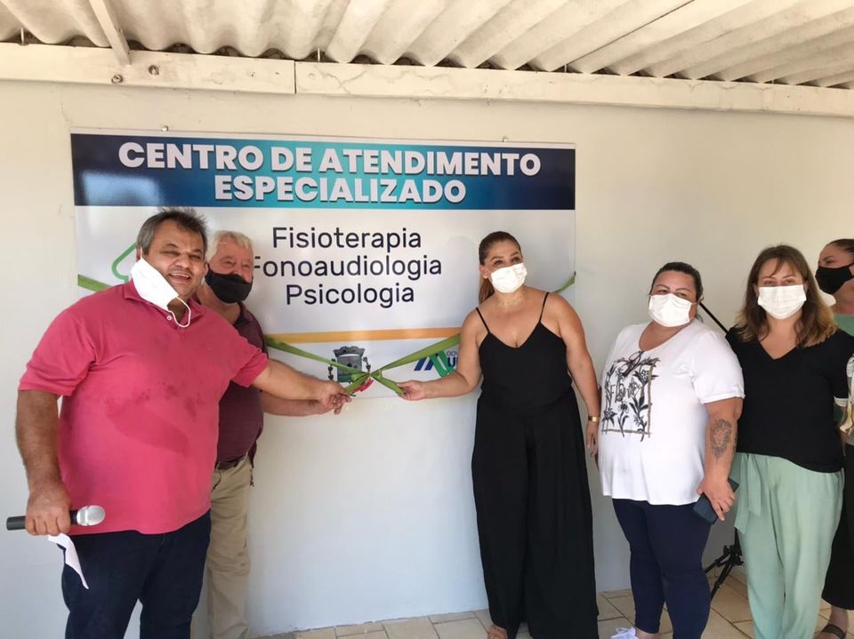 Prefeito Cristiano entrega Centro de Atendimento Especializado para Murutinga do Sul e antecipa salário dos funcionários