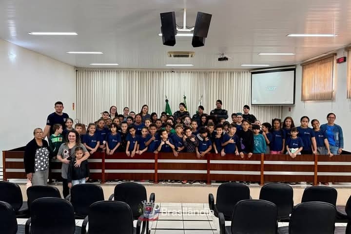 ALUNOS TEM PALESTRA COM A FORÇA TÁTICA DA POLÍCIA MILITAR EM BRASILÂNDIA
