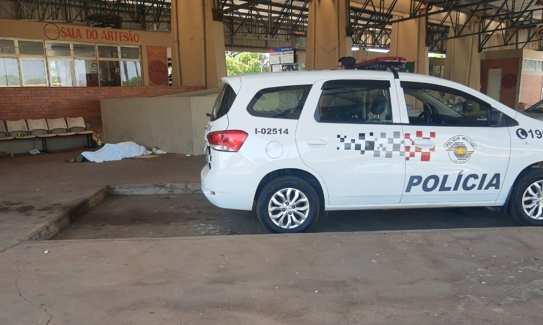 Homem é encontrado morto na rodoviária de Guararapes; vítima é natural de Valparaíso-SP