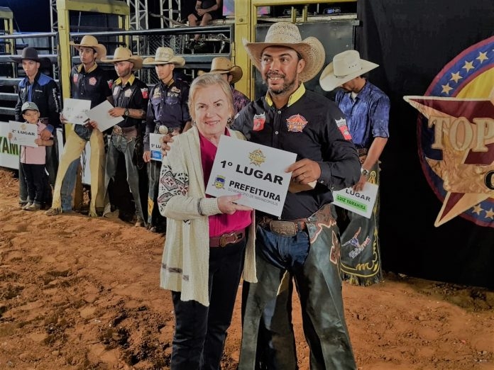 DDM de Andradina entrega agasalhos para a Promoção Social