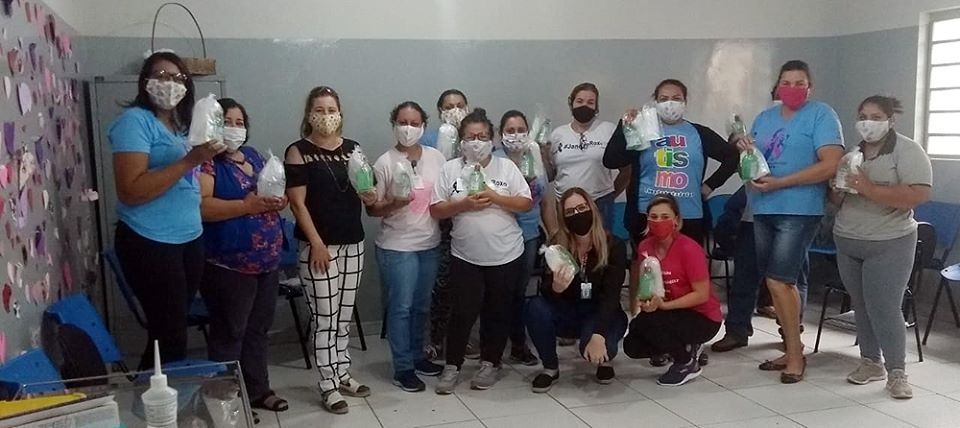 GOVERNO DE ANDRADINA ENTREGA 4 MIL MÁSCARAS E ÁLCOOL GEL