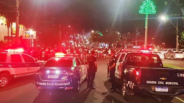 Guarda Municipal monta operação especial após título do Corinthians e garante segurança na Avenida Brasília em Araçatuba