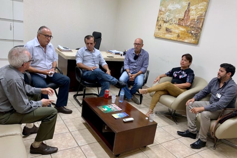 Roque Barbiere visita diretoria e oferece apoio para liberação de recursos de custeio para Santa Casa de Araçatuba