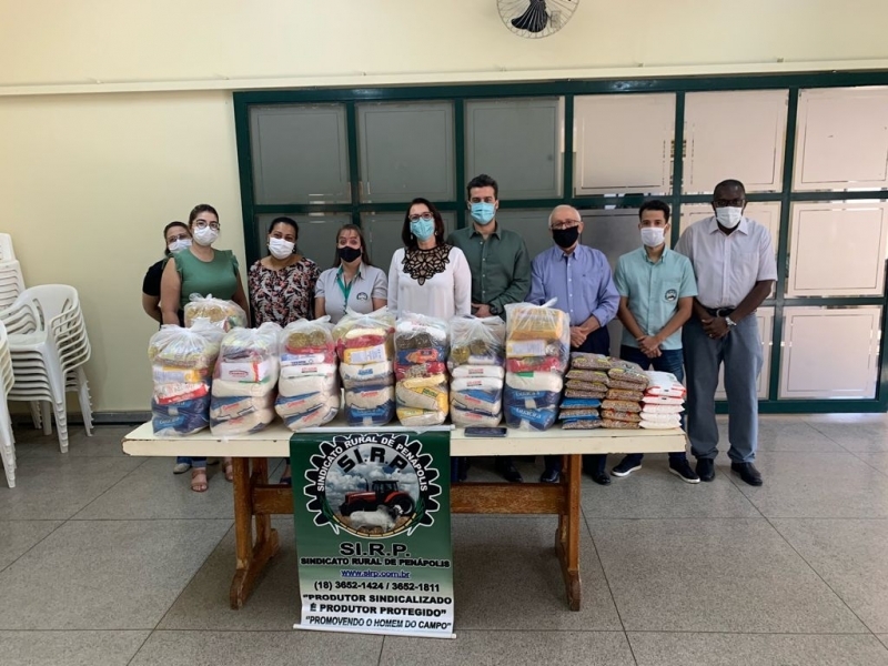 Doação de alimentos do Sindicato Rural de Penápolis ao Fundo Social de Solidariedade do Município