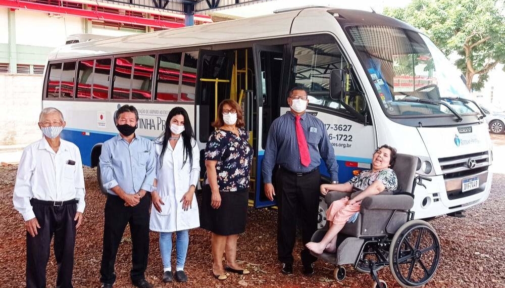 Consulado do Japão doa micro-ônibus ao Hospital Ritinha Prates de Araçatuba