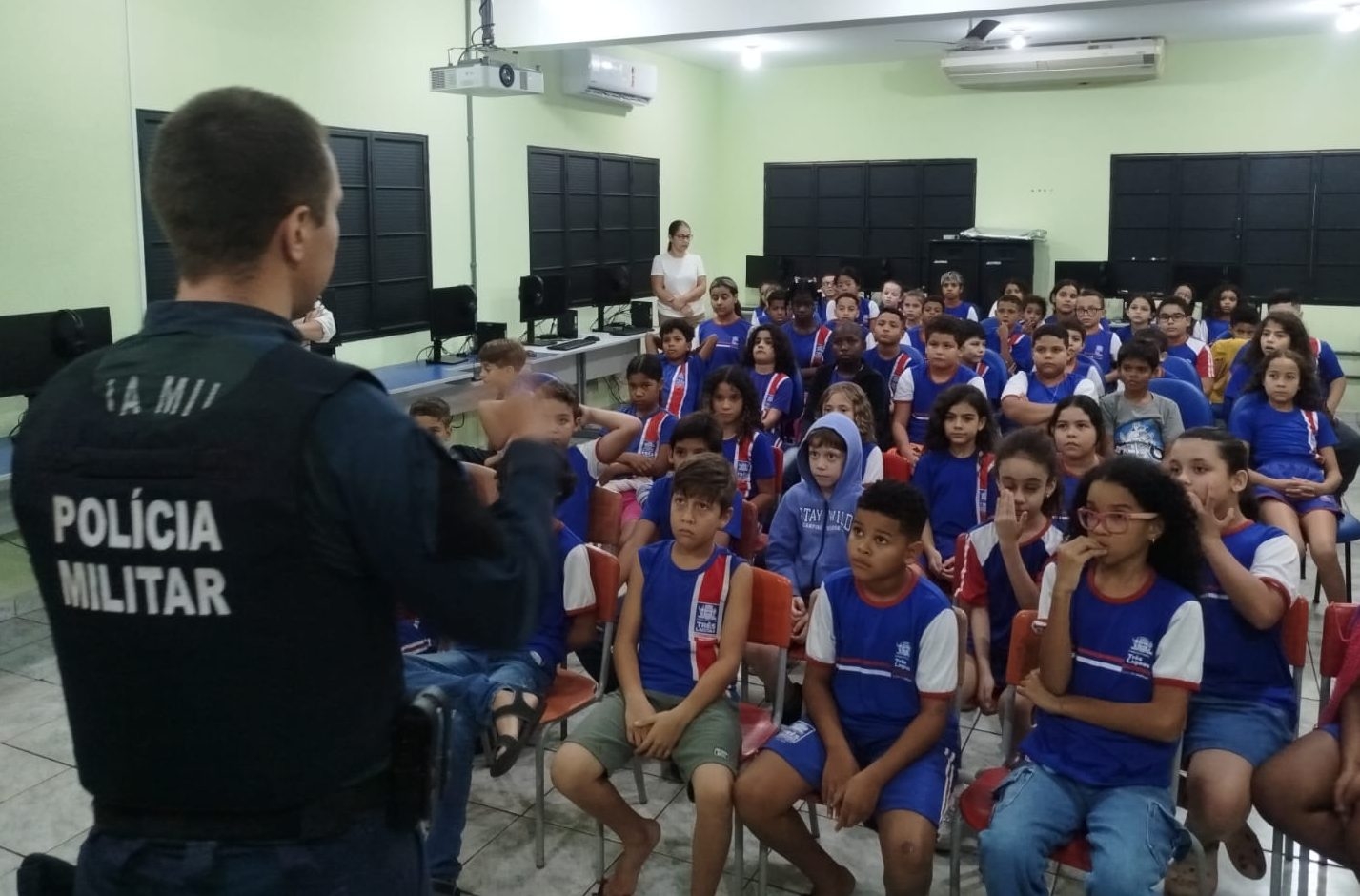 Polícia Militar em Três Lagoas durante Operação Approximatus realiza ciclo de palestras no bairro Paranapungá